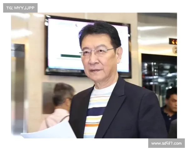 西卡反击黄旭东“双标”言论:自己也坐商务舱,何来指责他人? 西卡反击黄旭东“双标”言论:自己也坐商务舱,何来指责他人?